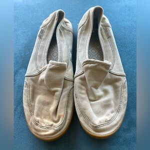 Sanuk green loafers 6.5